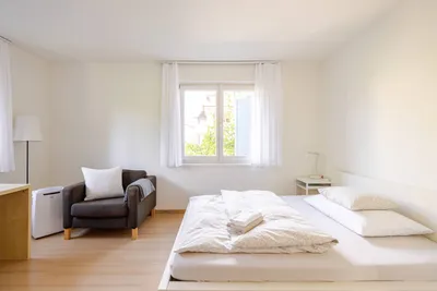 WG-Zimmer 4 - Studentenhaus Altstetten – möbliertes WG-Zimmer, 12 m², Altstetten, Kreis 9, Zürich