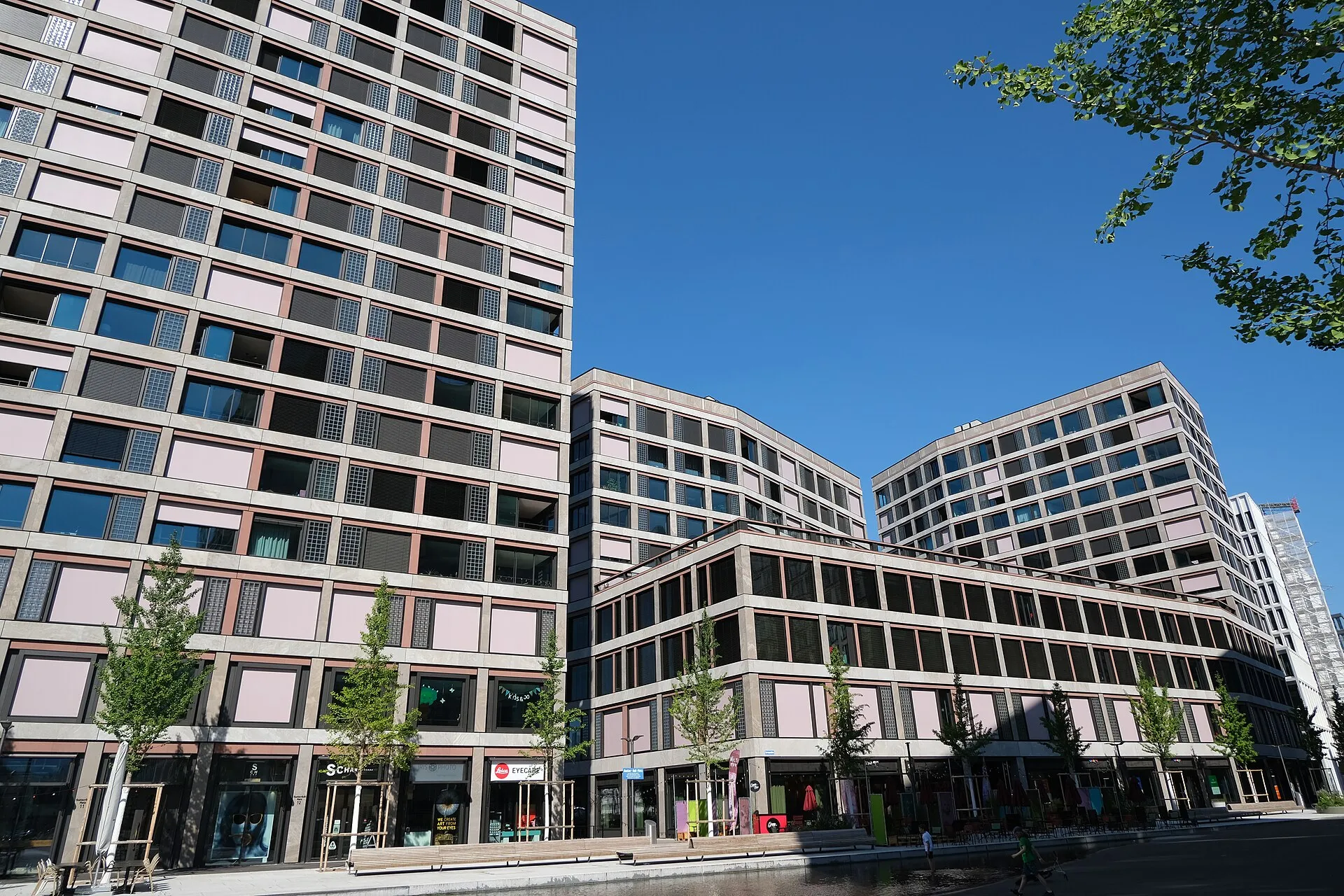 Moderni edifici residenziali e per uffici all'Europaallee di Zurigo