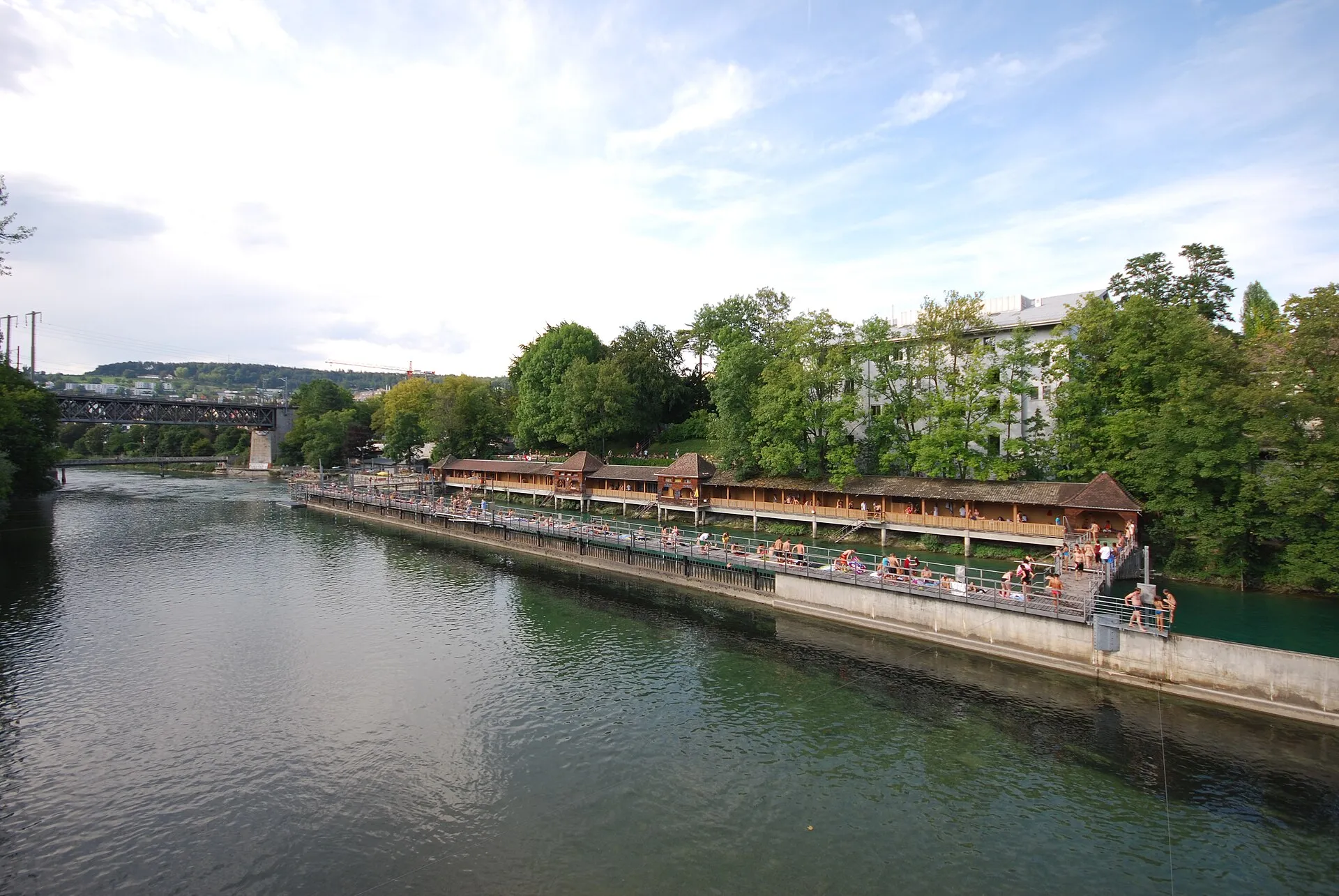Bagno fluviale Unterer Letten sulla Limmat a Zurigo