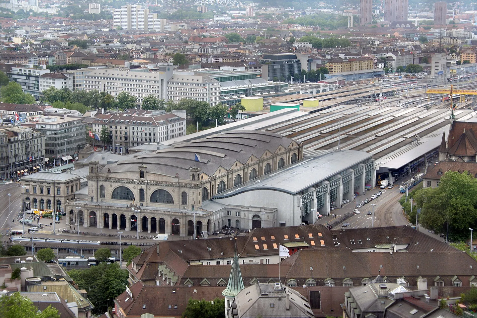 La stazione centrale di Zurigo vista dall'esterno